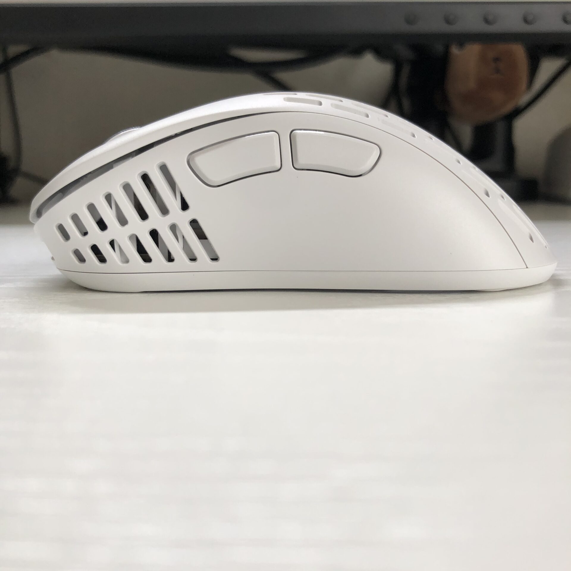 xlite v2 mini wireless mouse leftside